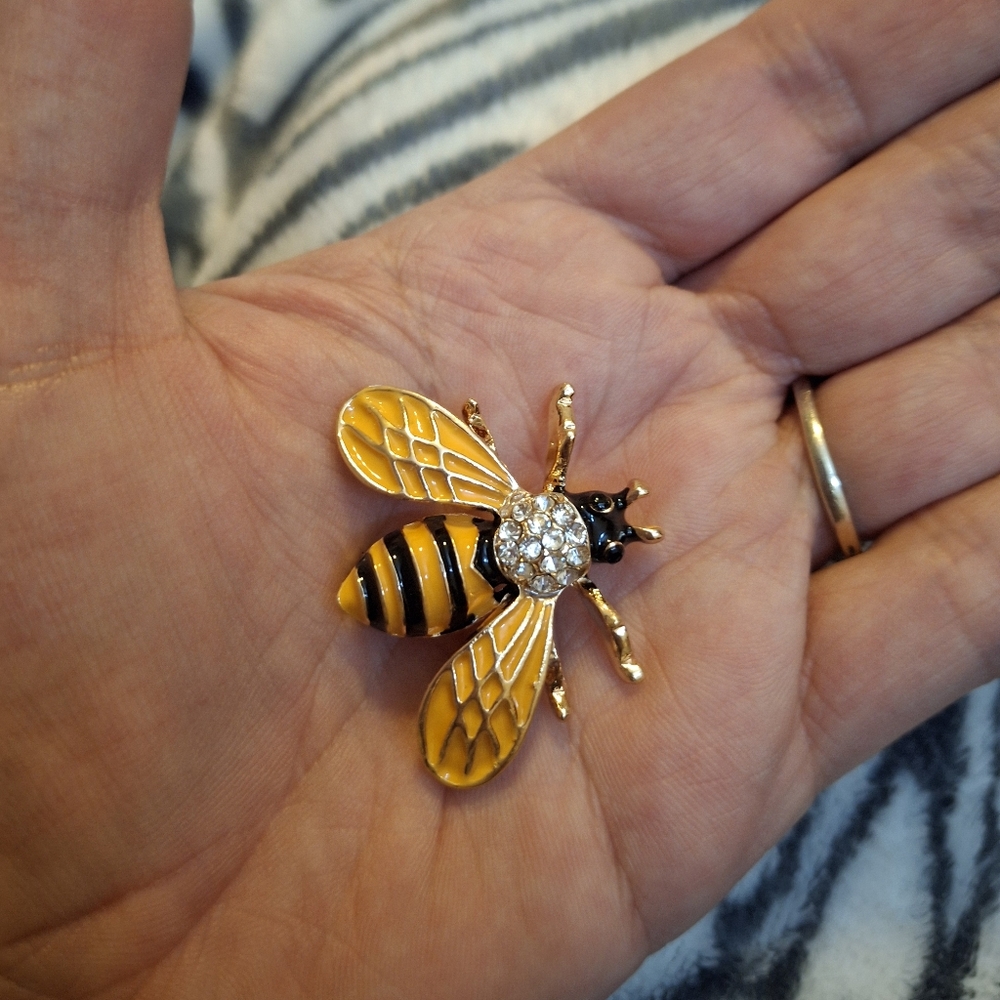 Bumblebee Brooch - Picture 3 of 3